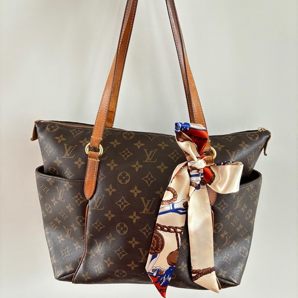 Louis Vuitton Handbags - Louis Vuitton Totally MM Bag Handbag Vintage Shoulder Bag Monogram